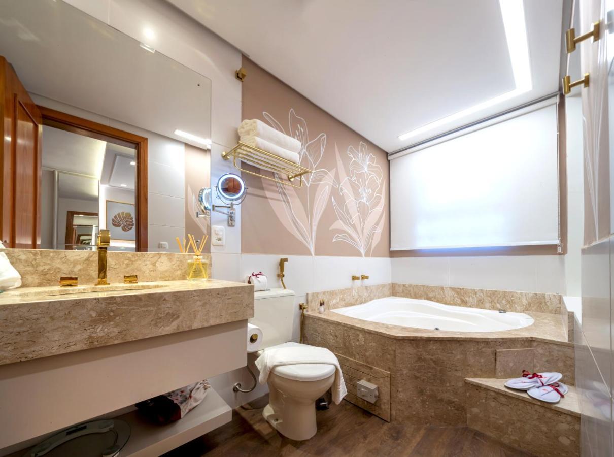 Suite,1293197851:JPEG